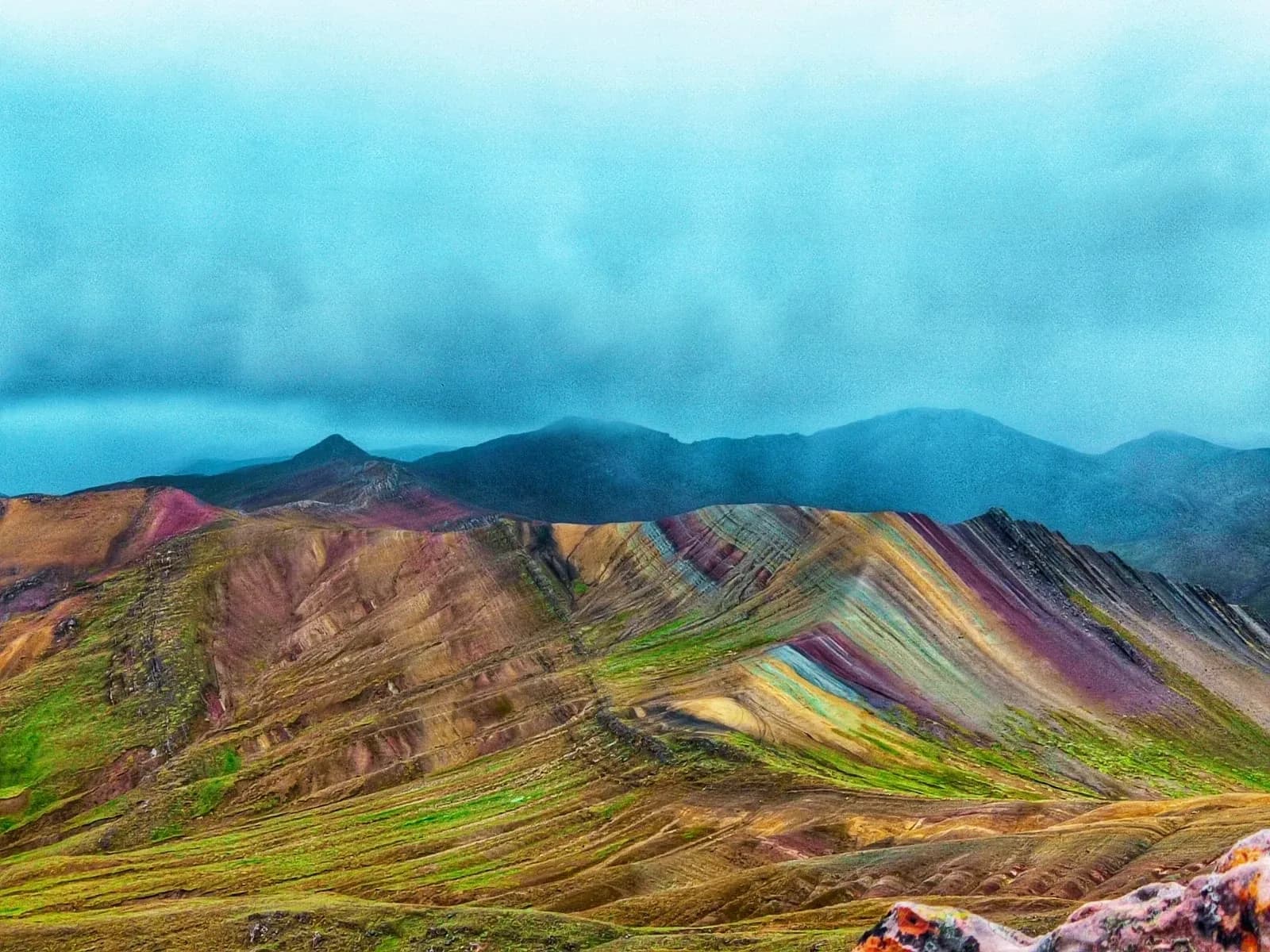 MONTAÑA DE COLORES PALCOYO